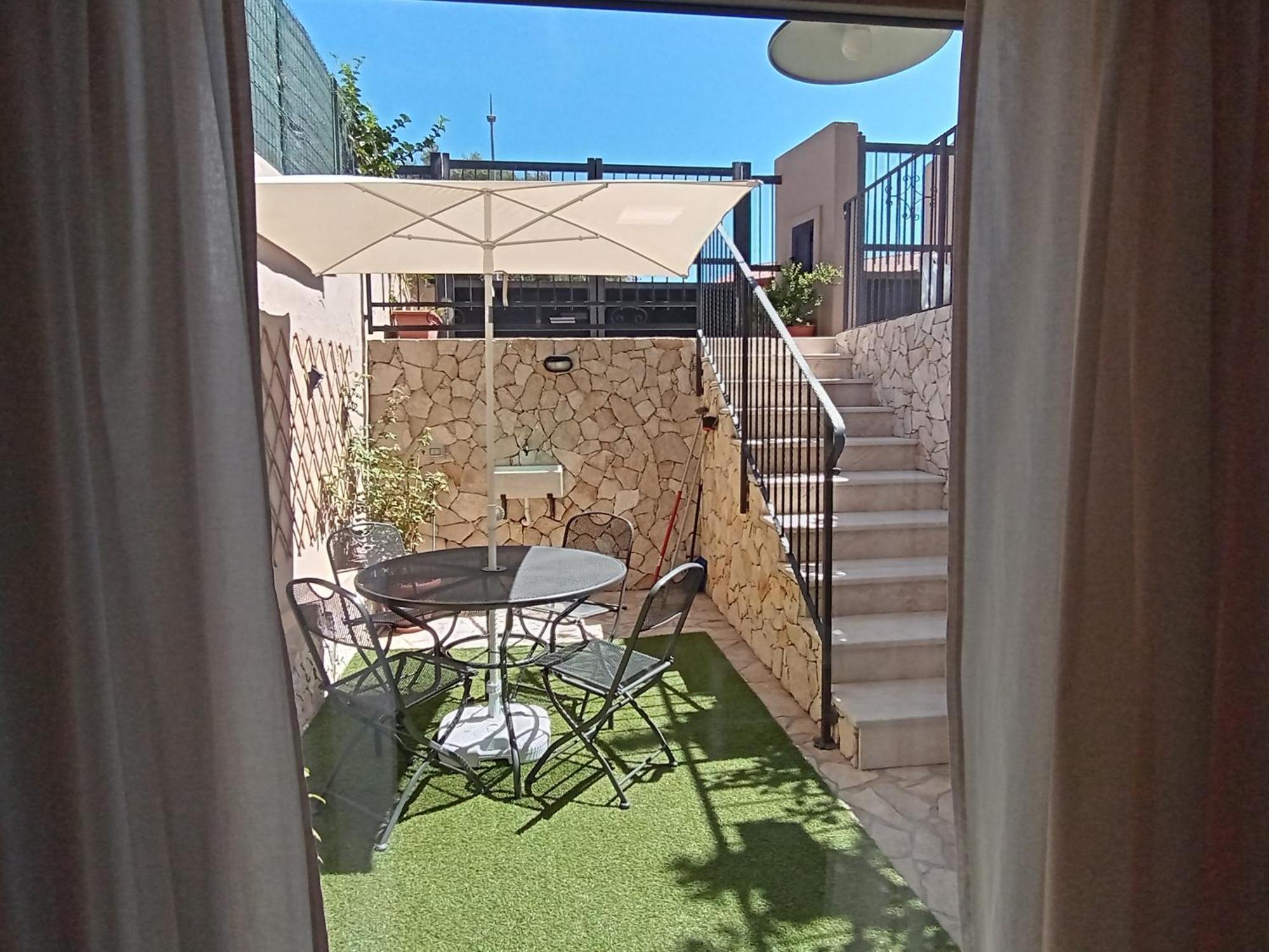 Vacanze Nella Casetta Pula Luaran gambar