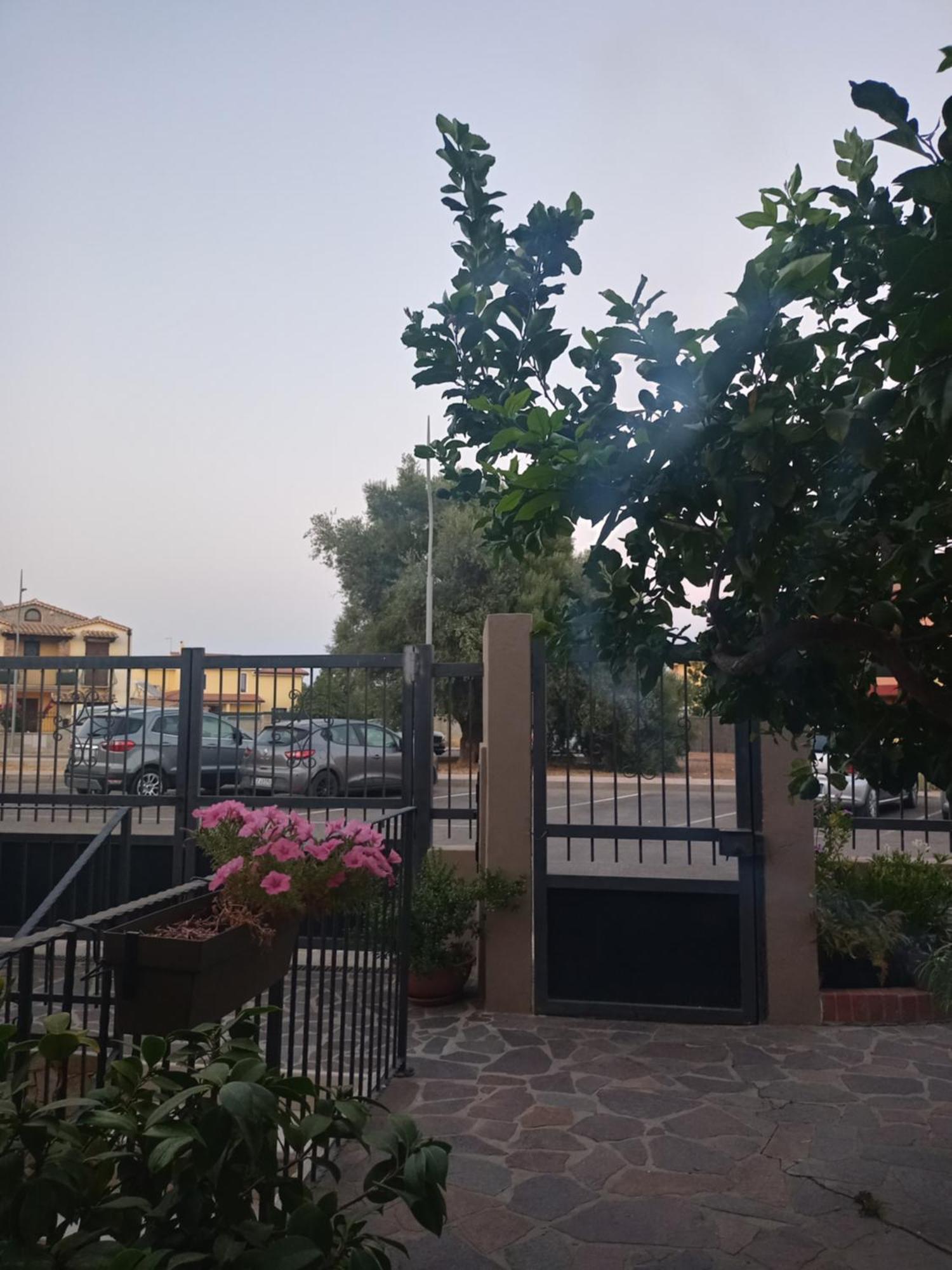 Vacanze Nella Casetta Pula Luaran gambar